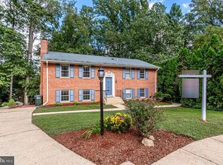 8904 Moreland Ln, Annandale, VA 22003