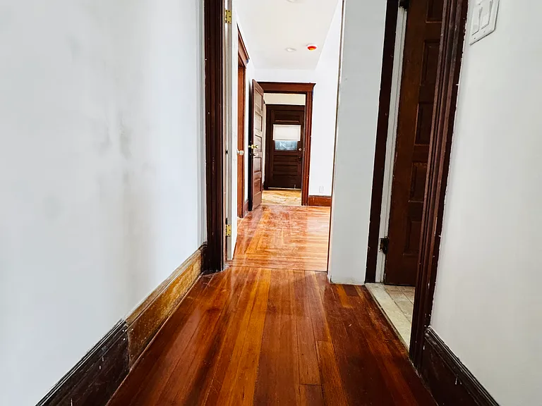 418 Essex St #2 — Photo 9