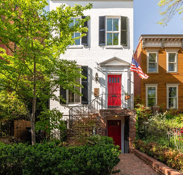 636 G St SE #2