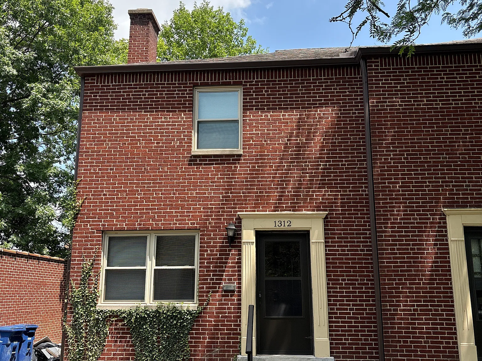 2 bed, 1050 sqft, $1,495 — Photo 1