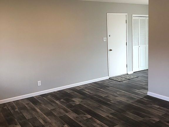 3rd image of 1716 Skylane Dr