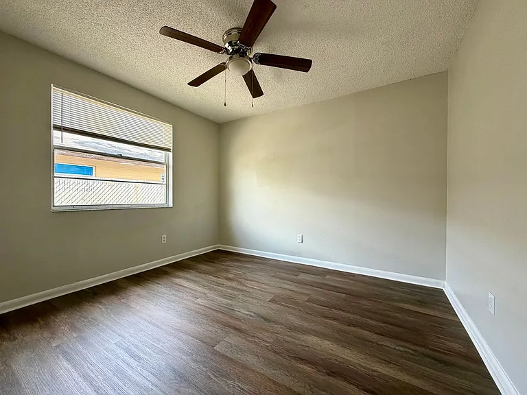 457 Kansas Ave — Photo 6
