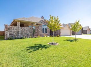 715 Ventoso Cir, Wolfforth, TX 79382