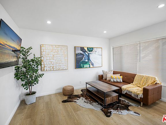 4th image of 4214 Montclair St #3