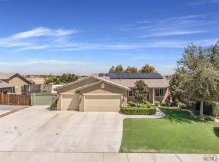 7722 Valle De Baztan Dr, Bakersfield, CA 93314