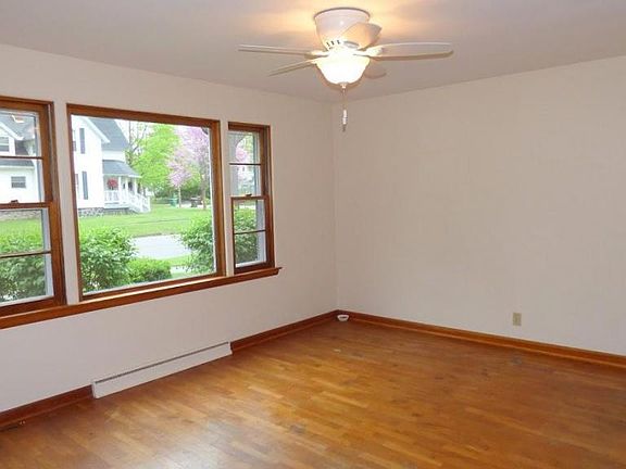 4th image of 203 Green St