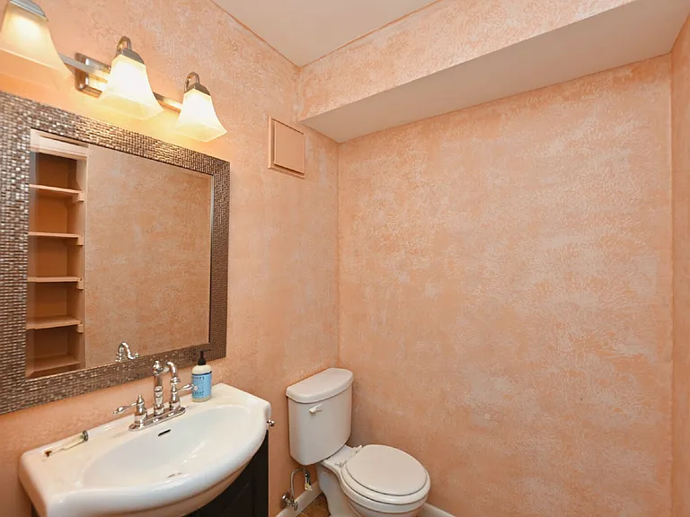 215 Summit Ridge Dr — Photo 24