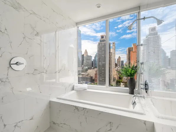 301 East 61st Street image 8 of 15