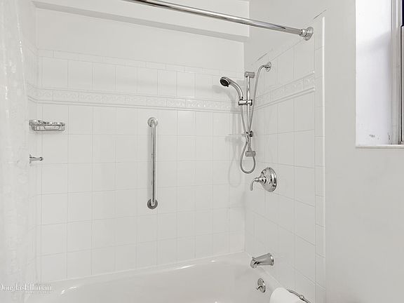 5th image of 112-20 112th St