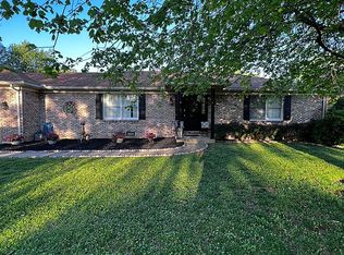 840 Crestwood East Dr, Evansville, IN 47715
