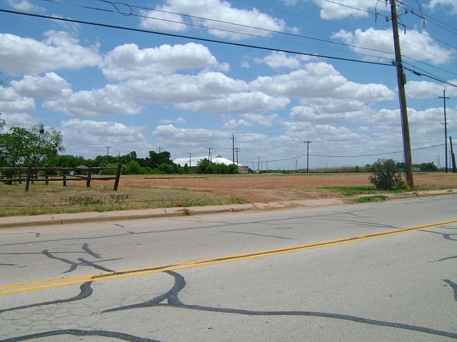 1st image of 1005 City View Dr