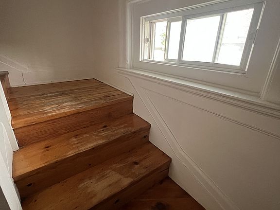 3rd image of 301 Wilbrod St Unit 7
