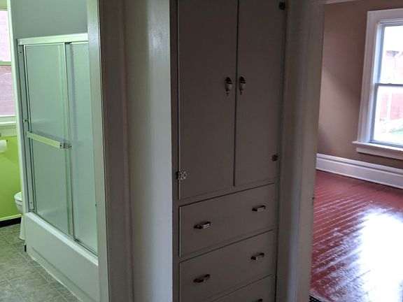5th image of 239 Chittenden Ave