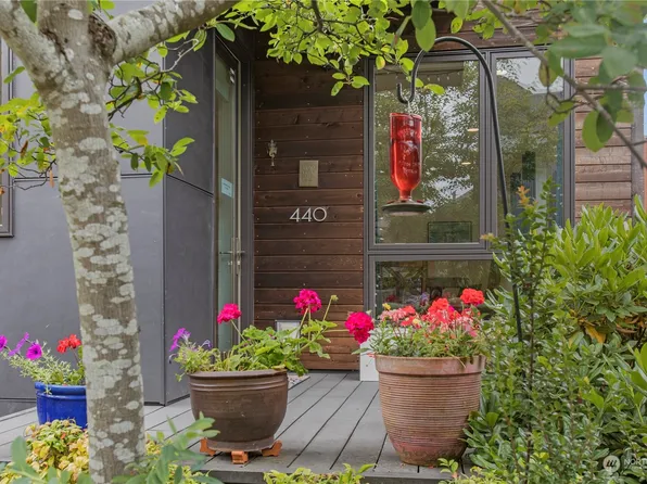 440 Seed Path NW, Bainbridge Island, WA 98110