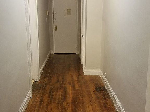 4th image of 426 E 22nd St APT 1L