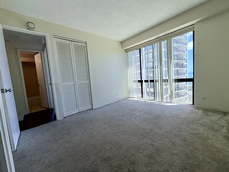 225 Queen St #14B — Photo 6