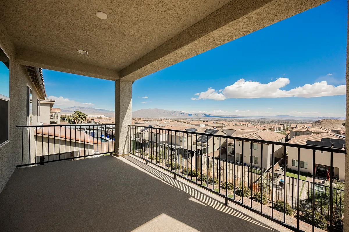 Building Photo - 4564 Amazing View St