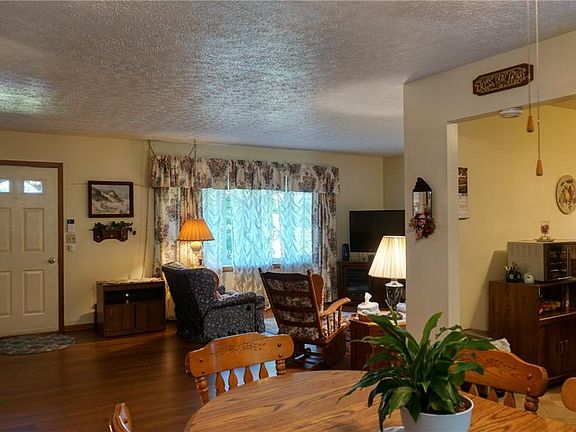 3rd image of 11194 Pleasant Rd
