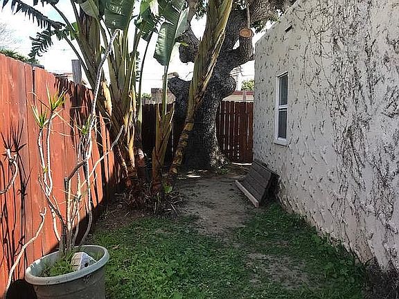 Side garden