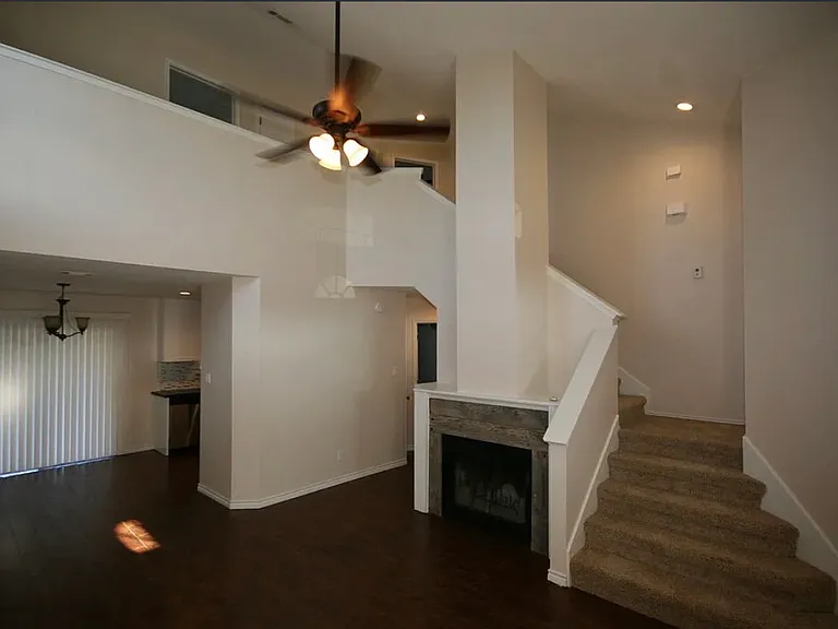 1505 Quarry Dr — Photo 2