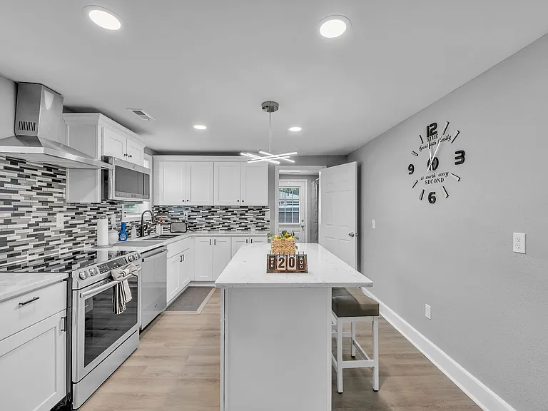 2260 Shipyard Rd — Photo 8