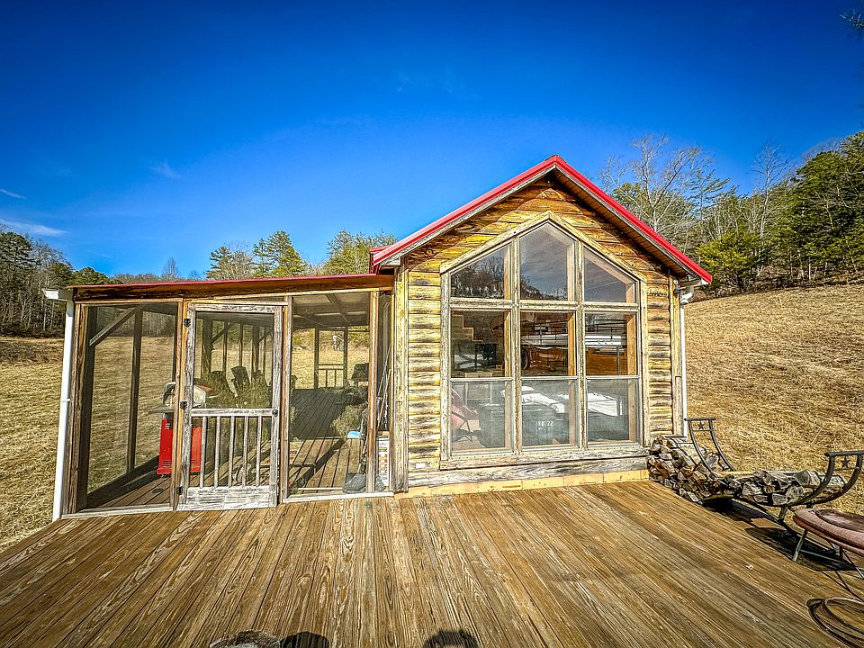 1st image of 851 Smith Rd