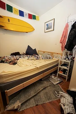 Rented by Universal Realty Group | media 16