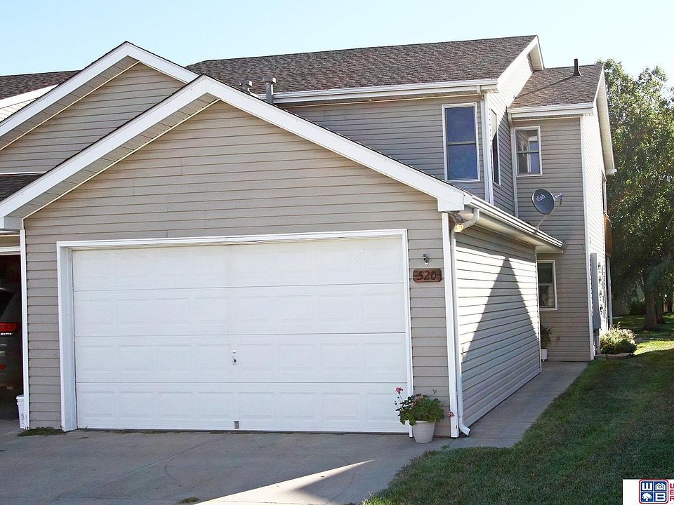1st image of 520 Lakeside Dr #29