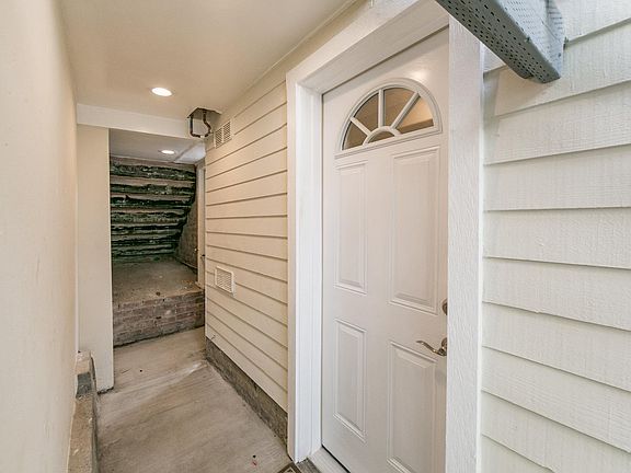 3rd image of 336 Holloway Ave Unit B