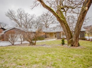 16N650 Oaks Ln, Dundee, IL 60118