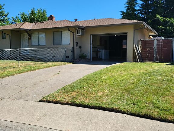 2nd image of 1166 Park Cir