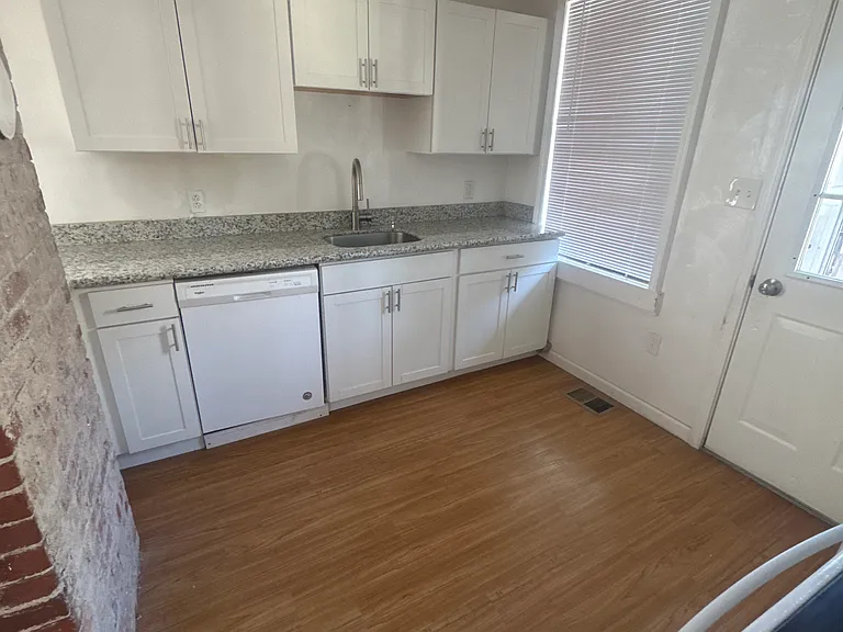 200 Cornell Ave #202 — Photo 3