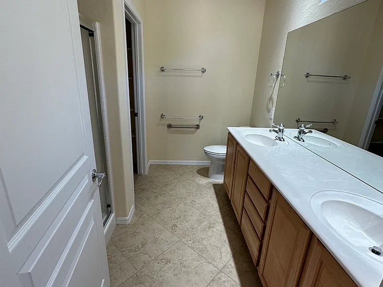 1319 Beehive Ln — Photo 10