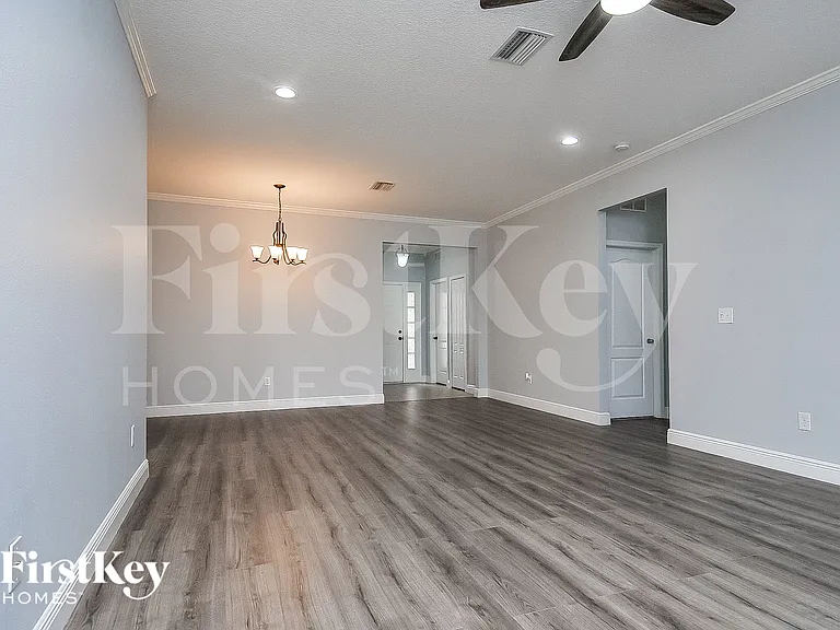 1107 Lauren Manor Loop — Photo 8