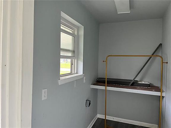 2nd image of 215 E Genie St