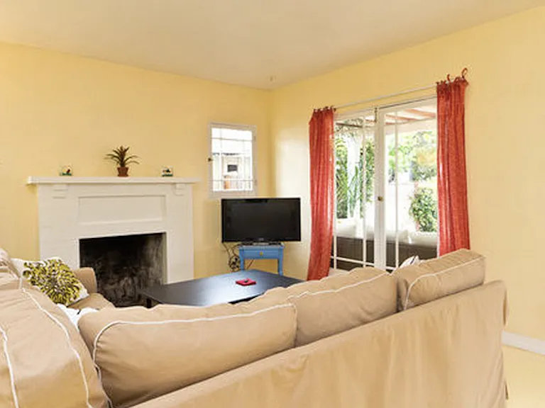 1221 Laguna St — Photo 5
