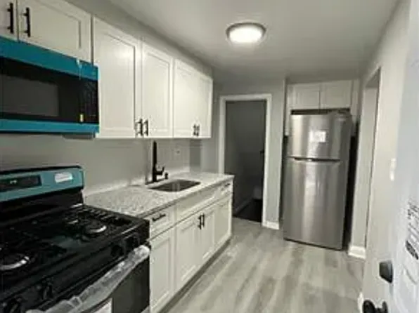 499 Stemmers Run Rd, Essex, MD 21221