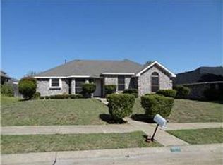1811 Shoreline Dr, Mesquite, TX 75149