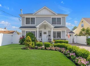 1036 Mirabelle Ave, Westbury, NY 11590