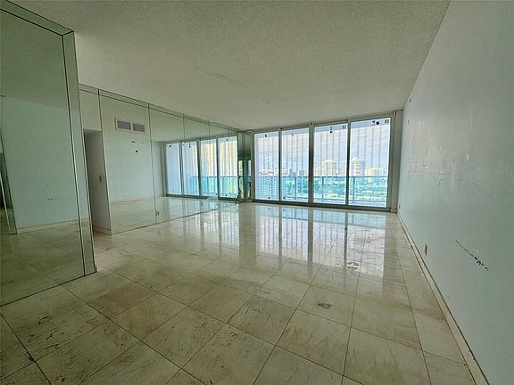 4th image of 100 Bayview Drive #PH28