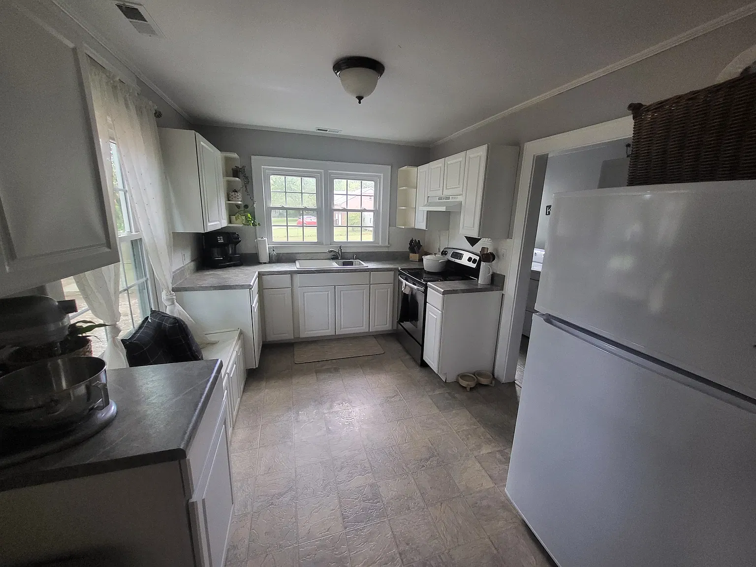 217 S Elm St — Photo 2