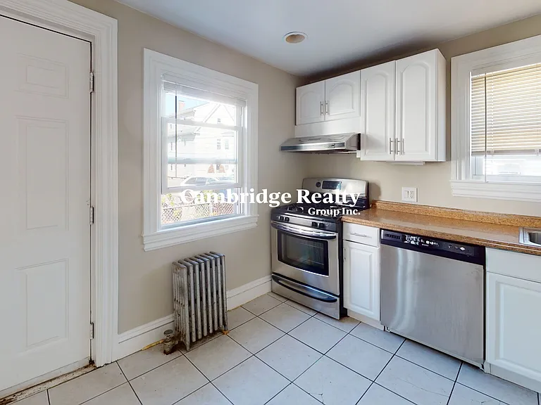 18-20 Kelley Ct #18T — Photo 2
