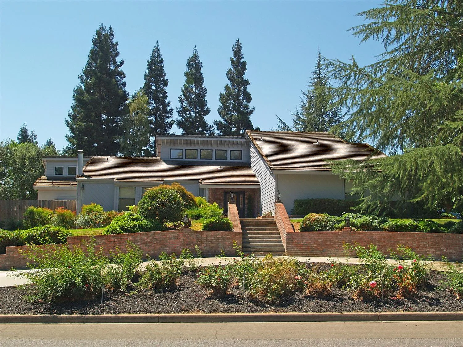 11536 Oak Hill Dr photo 1