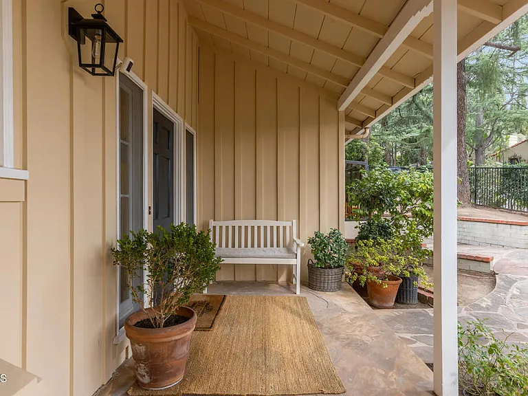 5209 Alta Canyada Rd — Photo 5