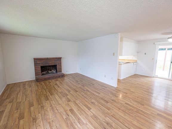 5th image of 5600 NE 75th St