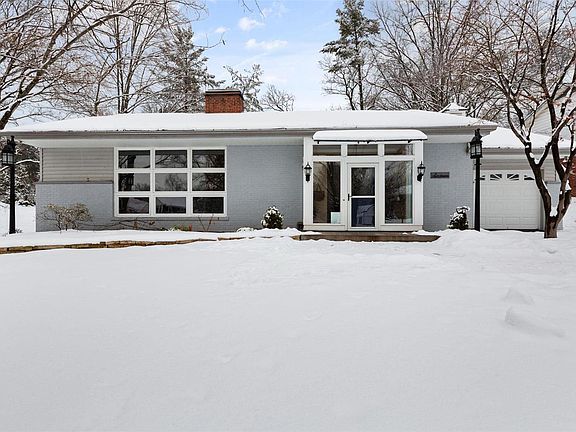3rd image of 16 Zinzer Ct