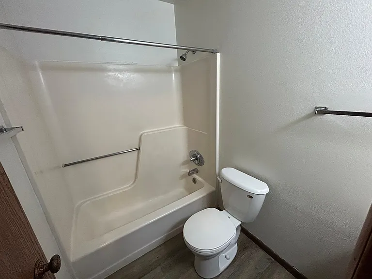 430 S Van Buren St — Photo 5