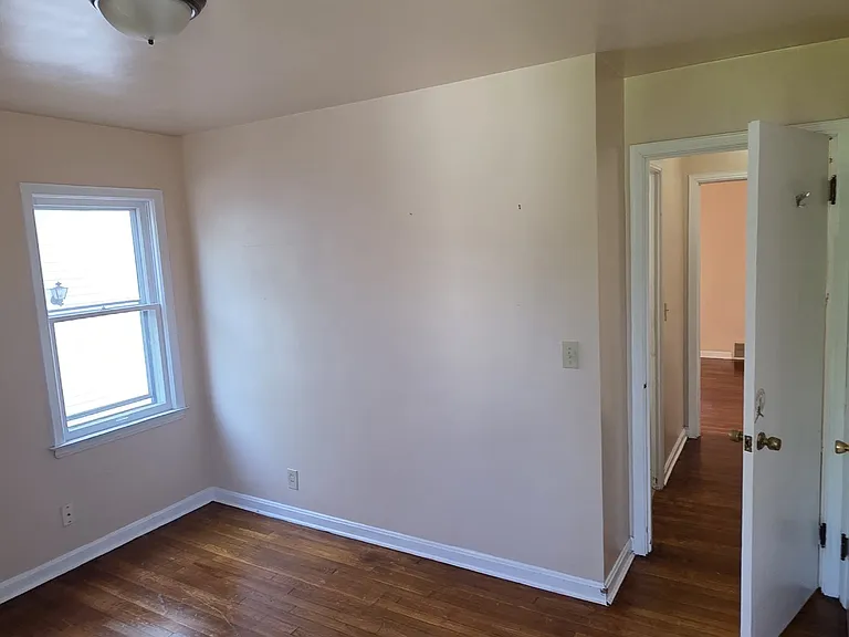20831 Morris Ave — Photo 5
