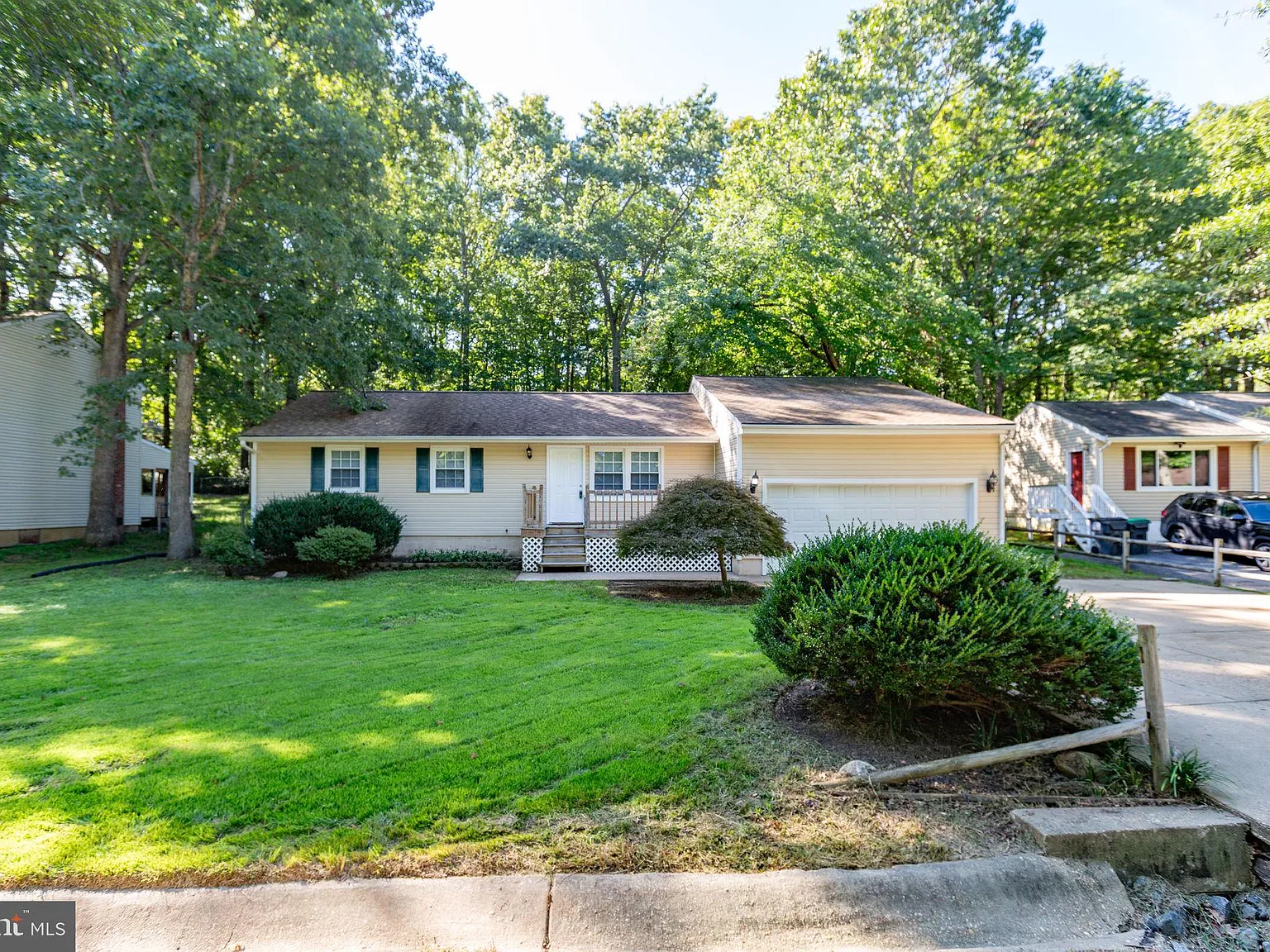 3 bed, 2.0 bath, 1500 sqft, $2,175 — Photo 3