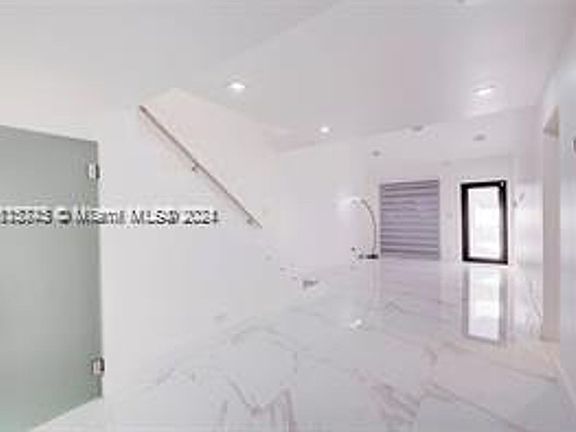 5th image of 455 NE 210th Circle Ter #210